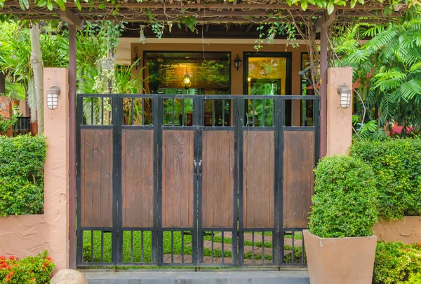 Porta della natura Villa — Foto Stock