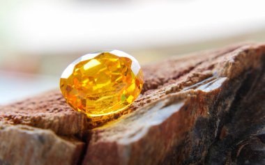 Doğal Safir değerli taş, mücevher veya siyah parlaklık rengi taşlar, birçok farklı doğal taşlar Ametist koleksiyonu,