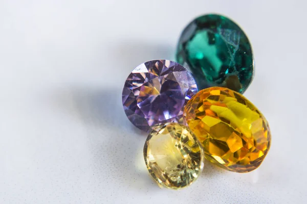 Doğal Safir Değerli Taş Mücevher Veya Siyah Parlaklık Rengi Taşlar — Stok fotoğraf
