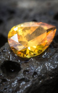 Doğal Safir değerli taş, mücevher veya siyah parlaklık rengi taşlar, birçok farklı doğal taşlar Ametist koleksiyonu,