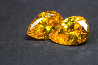 Doğal Safir değerli taş, mücevher veya siyah parlaklık rengi taşlar, birçok farklı doğal taşlar Ametist koleksiyonu,