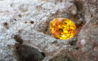 Doğal Safir değerli taş, mücevher veya siyah parlaklık rengi taşlar, birçok farklı doğal taşlar Ametist koleksiyonu,