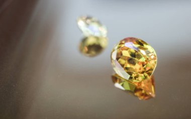 Doğal Safir değerli taş, mücevher veya siyah parlaklık rengi taşlar, birçok farklı doğal taşlar Ametist koleksiyonu,