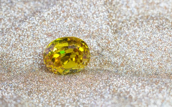 Doğal Safir değerli taş, mücevher veya siyah parlaklık rengi taşlar, birçok farklı doğal taşlar Ametist koleksiyonu,