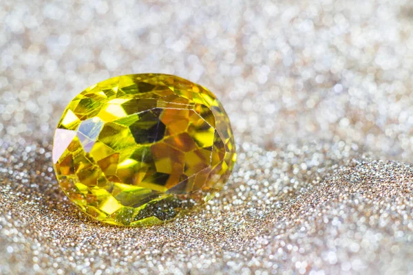 Doğal Safir değerli taş, mücevher veya siyah parlaklık rengi taşlar, birçok farklı doğal taşlar Ametist koleksiyonu,