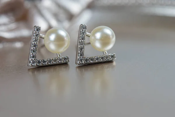 Beautiful Pearl Ear Studs Close White Pearl Earrings — Stok fotoğraf