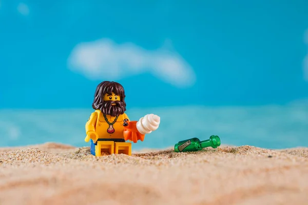 Bangkok Thailand April 2022 Lego Man Beach Minifigure Lego Extremely — Stock Photo, Image