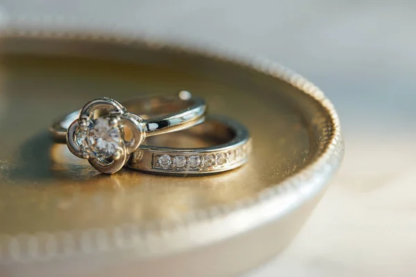 Feche Anéis Diamante Noivado Amor Conceito Casamento — Fotografia de Stock