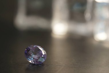 Doğal Safir değerli taş, mücevher veya siyah parlaklık rengi taşlar, birçok farklı doğal taşlar Ametist koleksiyonu,