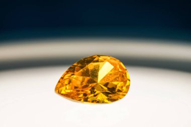 Doğal Safir değerli taş, mücevher veya siyah parlaklık rengi taşlar, birçok farklı doğal taşlar Ametist koleksiyonu,