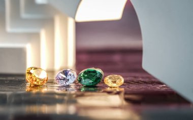 Farklı doğal değerli taşların koleksiyonu