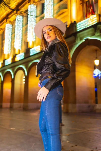 Winter Lifestyle Young Caucasian Blonde Jeans Hat Black Jacket Illuminated — Stock Photo, Image