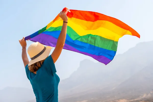 Símbolo Lgbt Uma Pessoa Lésbica Vestido Verde Chapéu Branco Com — Fotografia de Stock