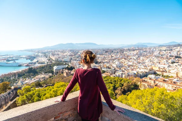 Young Woman Admiring Beautiful City Wall Gibralfaro Castle City Malaga — Stockfoto