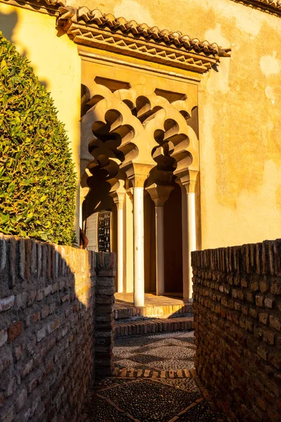 Detalle Preciosas Ventanas Puertas Árabes Dentro Alcazaba Ciudad Málaga Andalucía —  Fotos de Stock