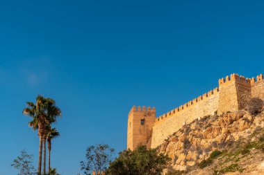Alcazaba 'nın duvarları Almerya, Endülüs. İspanya. Costa del Sol Akdeniz 'de