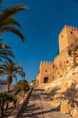 Alcazaba 'nın ve Endülüs' ün Almerya şehrinin genel girişi. İspanya. Costa del Sol Akdeniz 'de