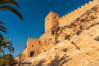 Alcazaba ve Endülüs 'ün Almerya şehri duvarı. İspanya. Costa del Sol Akdeniz 'de