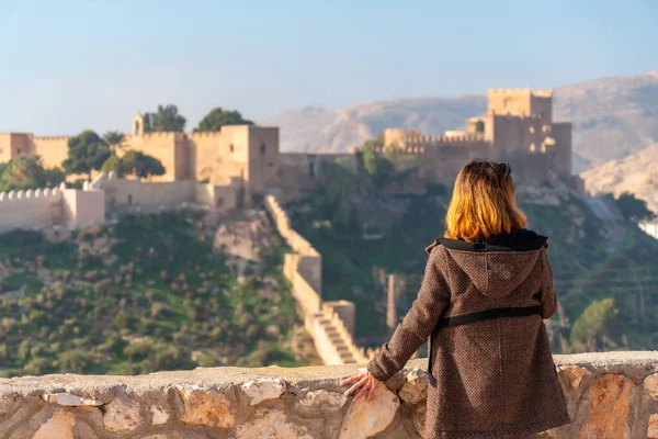 Cerro San Cristobal Muralla Jairan Andalusia Alcazaba 관점에서 관광객이다 스페인 — 스톡 사진