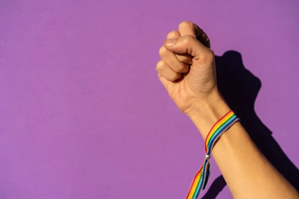 Χέρι Μιας Γυναίκας Γροθιά Κλειστή Στο Φεμινιστικό Σύμβολο Υπέρ Του — Φωτογραφία Αρχείου