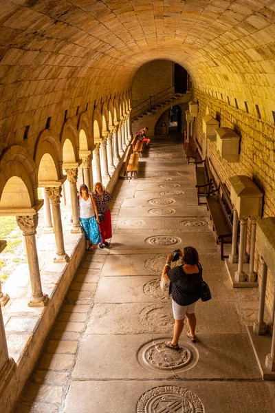 Turisti Che Visitano Interno Della Cattedrale Girona Città Medievale — Foto Stock
