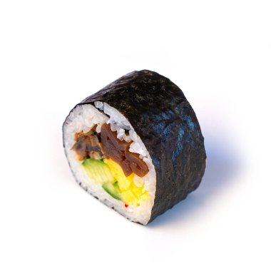 Avokado, salatalık, tamago ve kompio ile suşi rulo parçaları. Geleneksel Japon mutfağı,