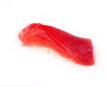 Nigiri suşisi ton balıklı rulo yapar. Geleneksel Japon mutfağı,