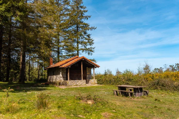 Usurbil, Gipuzkoa 'daki Andatza Dağı' nın tepesinde. Bask Ülkesi