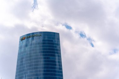 Vizcaya, Bilbao şehrindeki Iberdrola binasının manzarası. Bask Ülkesi