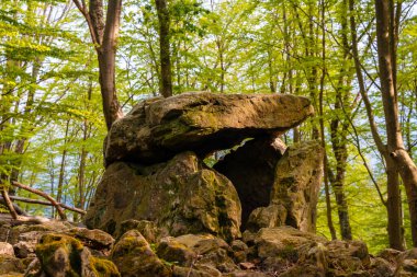 Baharda Bask Bölgesi 'ndeki Aitzetako Txabala Dolmen' in detayları. Errenteria, Gipuzkoa