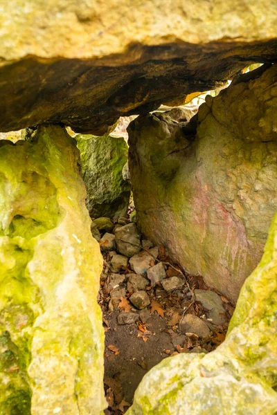 Интерьер Aitzetako Txabala Dolmen Стране Басков Весной Errenteria Лет Gipuzkoa — стоковое фото