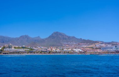 Tenerife, Kanarya Adaları 'nın güneyinde Costa de Adeje' nin panoramik manzarası
