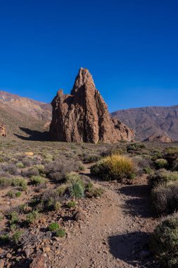Volkanik dağ Roques de Gracia ve Roque Cinchado arasındaki Katedral Tenerife, Kanarya Adaları 'ndaki Teide' nin doğal halidir.