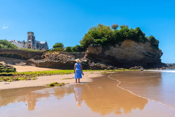 Une Femme Âgée Profite Des Vacances Sur Plage Biarritz Lapurdi — Photo