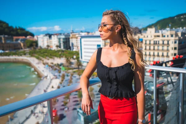 Blonde Woman Spending Holidays Luxury Hotel Terrace — 스톡 사진