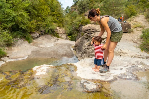 Woman Her Son Sabianigo River Pyrenees - Stock-foto