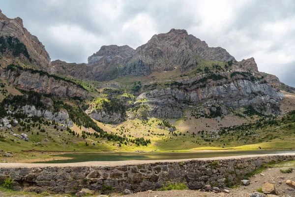 Ibon Piedrafita Latem Dolina Tena Pirenejach Huesca Hiszpania Przyroda Krajobraz — Zdjęcie stockowe