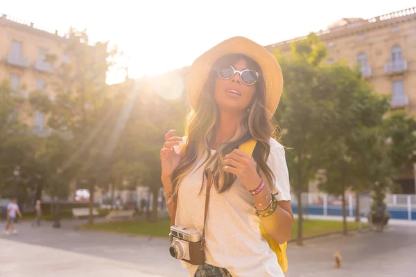 Tourist Travel Hat Sunset Photo Camera City — Stockfoto