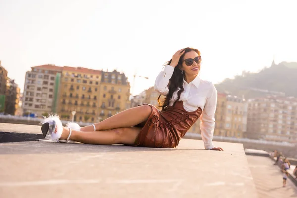 Portrait Latin Woman Sunset Vacation City Sea Sunglasses — Fotografia de Stock