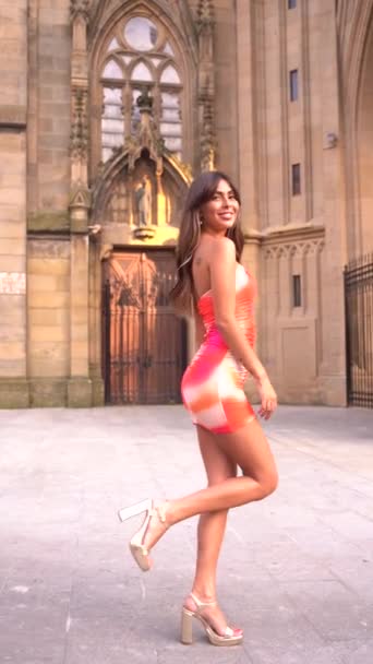 Summer Fashion Posing Brunette Woman Colorful Dress City Smiling Lifestyle — Stock Video