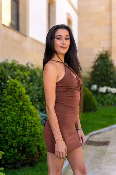 Portrait Young Brunette Girl Brown Skirt Bench City — Stockfoto