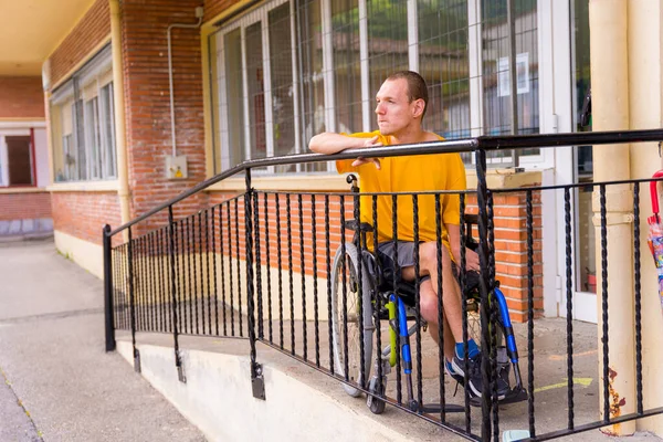Portrait Serious Disabled Person Yellow Dress Wheelchair School — Stock Fotó