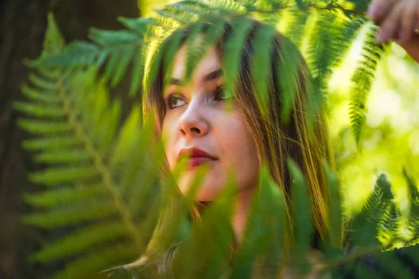 Young Woman Nature Natural Park Some Fern Leaves — Foto Stock