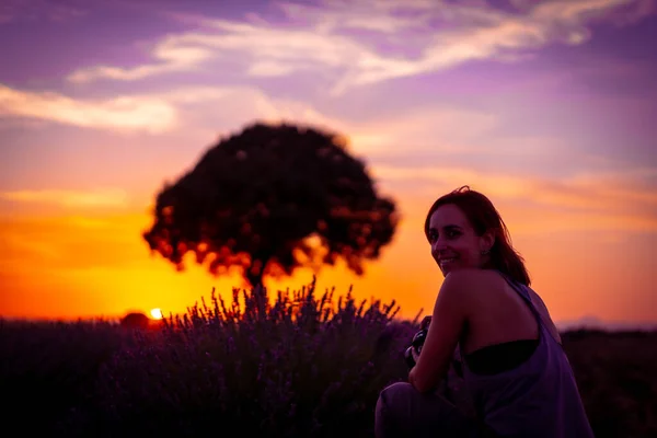 Woman Photographs Sunset Lavender Field Looking Camera Brihuega Guadalajara Spain — Foto Stock