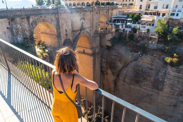 Turista Miradouro Visitando Nova Ponte Província Ronda Málaga Andaluzia — Fotografia de Stock