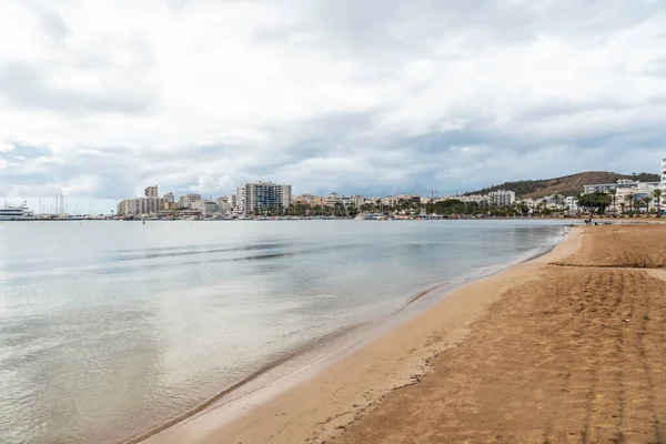Kaunis Arenal Ranta Rannikkokaupungissa San Antonio Abad Ibiza Island Baleaarit — kuvapankkivalokuva