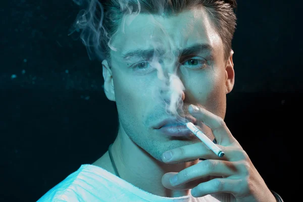 Smoking man, — Stock Photo, Image