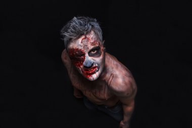 korkunç zombi