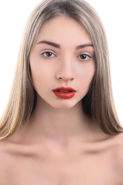 Retrato de mujer joven atractiva con lápiz labial rojo —  Fotos de Stock