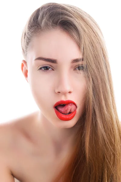Portrait de jolie jeune femme avec rouge à lèvres rouge — Photo